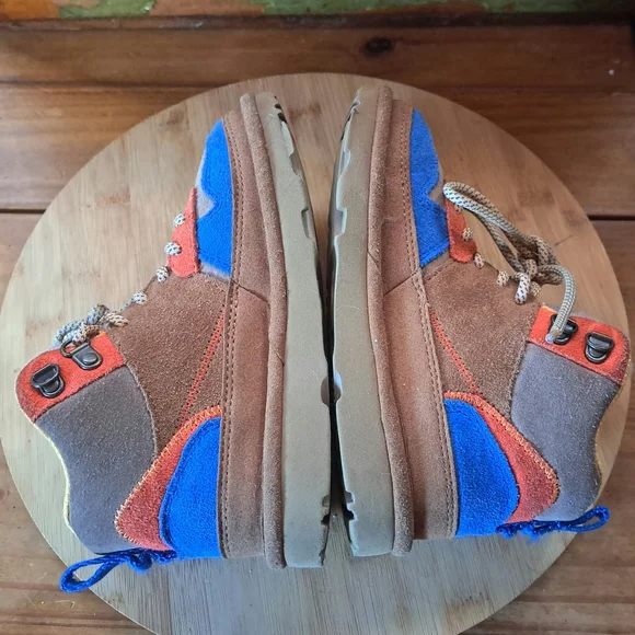 UGG Sneakers, Kid Size 13, Highland Hi Heritage, Brown Suede, Lace Up Booties - Picture 5 of 13